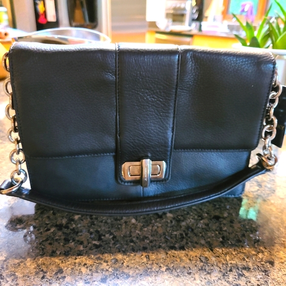 NWT B. Makowsky Black Leather Chain Link Strap Shoulder Bag - Picture 1 of 4